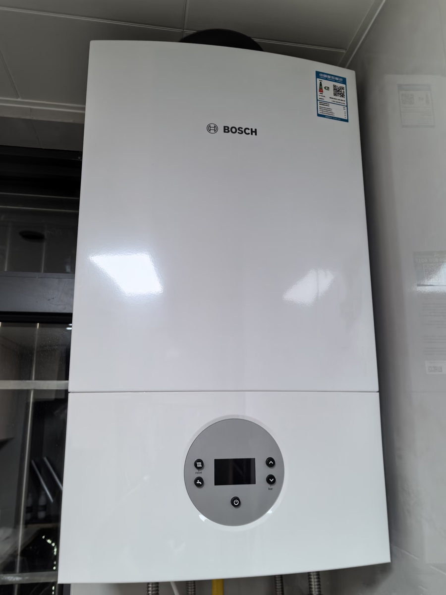 延庆融景美庐博世G6100 28千瓦壁挂炉安装案例